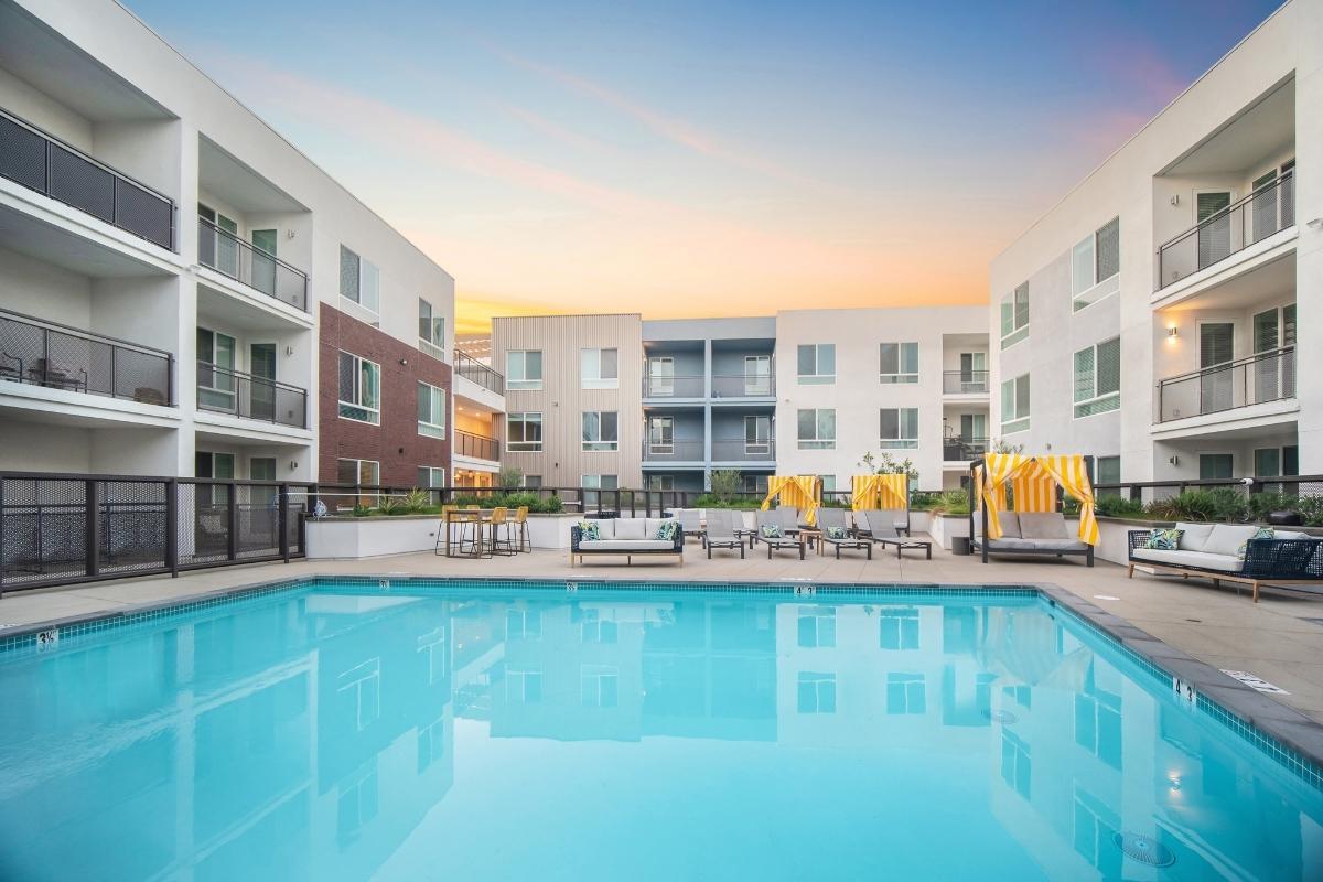 the_orchard_apartments_downtown_azusa_pool